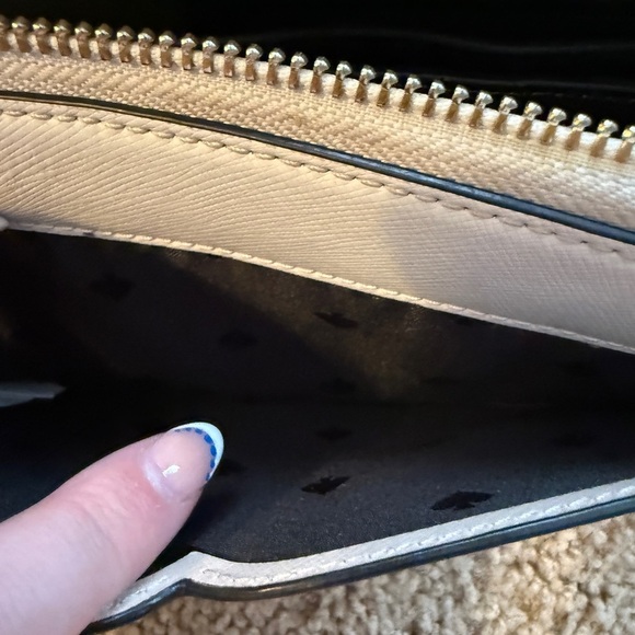 Kate Spade Ivory Wristlet with Black Strap - Picture 7 of 8